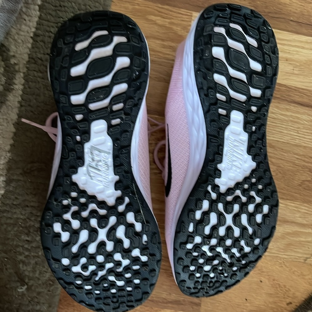 Nike running tennis shoes beautiful pretty pink with a black swish. - Picture 8 of 8
